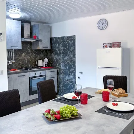 A Casa Di Laura Katanya